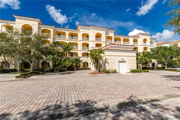 Property photo for 32 Harbour Isle Drive W, #103, Fort Pierce, FL