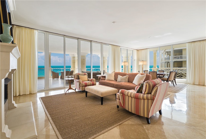 Open living room with fabulous panoramic ocean views.